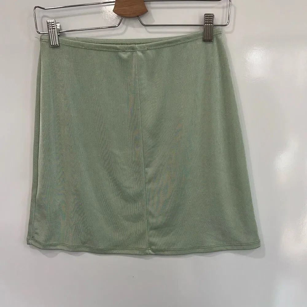 Lightweight pale green y2k skirt size large